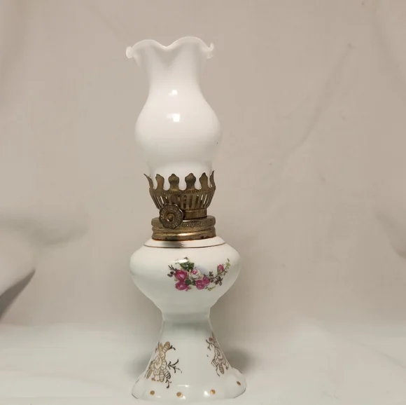 Vintage Mini Oil Lamp - Picture 7 of 8